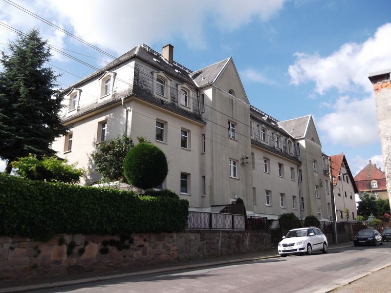 helle 4-Zimmer-Wohnung im 2. Obergeschoss